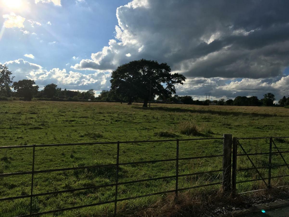 Maesbury Riverside Oswestry Exterior foto